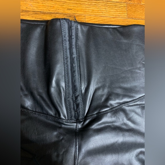Waist Shape Black Faux Leather Leggings - Picture 4 of 6